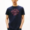 Camiseta Hilfiger 1985 com logotipo atlético Camiseta Hilfiger 1985 com logotipo atlético