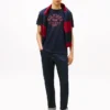 Camiseta Hilfiger 1985 com logotipo atlético Camiseta Hilfiger 1985 com logotipo atlético