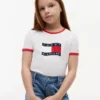 Camiseta infantil com logotipo de bandeira ondulada Camiseta infantil com logotipo de bandeira ondulada