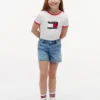 Camiseta infantil com logotipo de bandeira ondulada Camiseta infantil com logotipo de bandeira ondulada