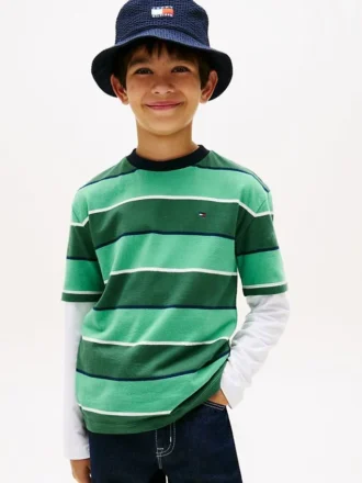 Camiseta infantil com riscas de râguebi