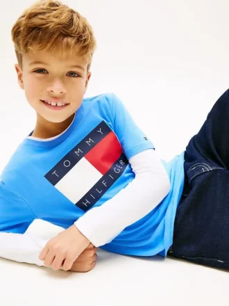 Camiseta infantil Tommy com logotipo da bandeira