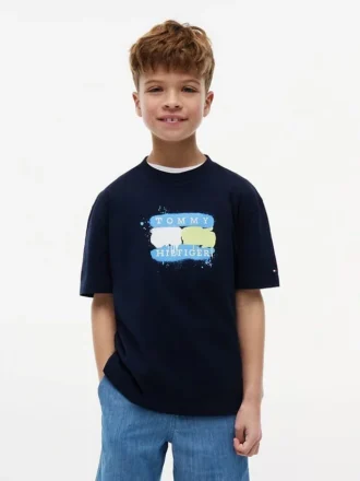 Camiseta infantil Tommy com logotipo grafitado Camiseta infantil Tommy com logotipo grafitado