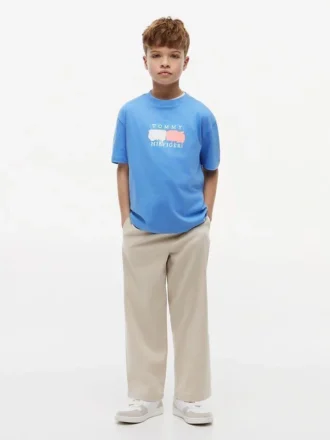 Camiseta infantil Tommy com logotipo grafitado Camiseta infantil Tommy com logotipo grafitado