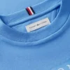 Camiseta infantil Tommy com logotipo grafitado Camiseta infantil Tommy com logotipo grafitado