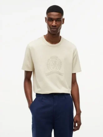 Camiseta tingida com logotipo de folha de louro