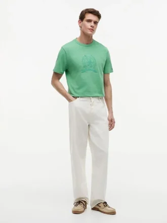 Camiseta tingida com logotipo de folha de louro