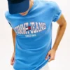 Camiseta Tommy Jeans com logotipo de bandeira ondulada Camiseta Tommy Jeans com logotipo de bandeira ondulada