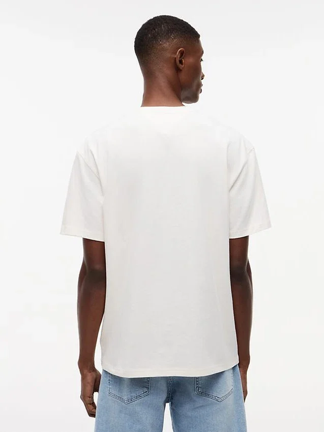 Camiseta Tommy Jeans com logotipo em degradê Camiseta Tommy Jeans com logotipo em degradê