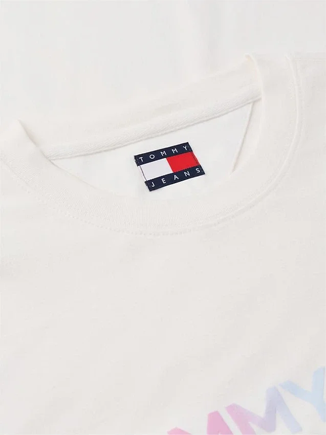 Camiseta Tommy Jeans com logotipo em degradê Camiseta Tommy Jeans com logotipo em degradê