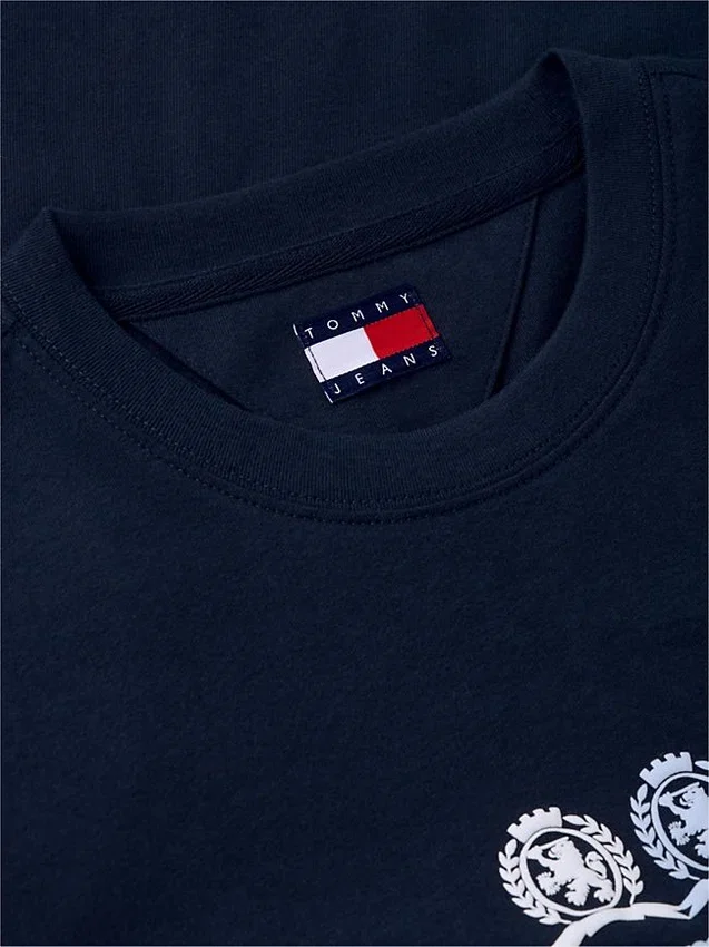 Camiseta Tommy Jeans com logotipo Multi-Crest Camiseta Tommy Jeans com logotipo Multi-Crest