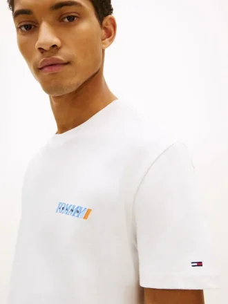 Camiseta Tommy Jeans com logotipo nas costas