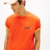 Camiseta Tommy Jeans com logotipo nas costas Camiseta Tommy Jeans com logotipo nas costas