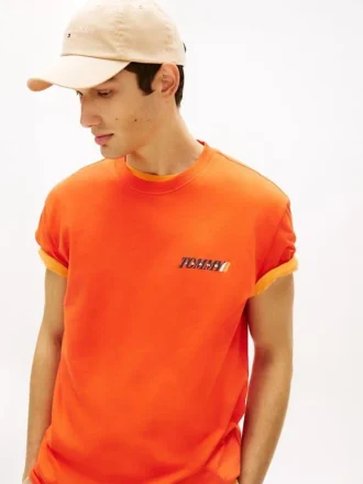 Camiseta Tommy Jeans com logotipo nas costas