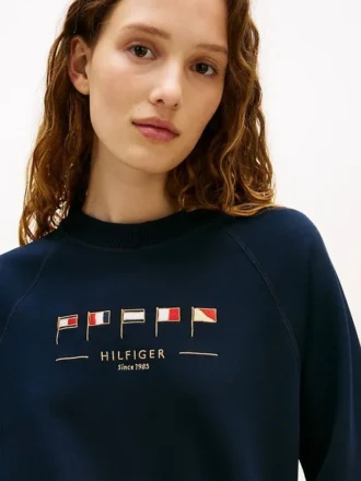 Camisola com bandeira náutica bordada