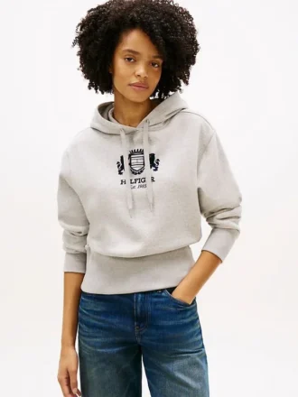 Camisola com capuz e logótipo em relevo