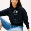 Camisola com capuz e logótipo em relevo Camisola com capuz e logótipo em relevo