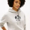 Camisola com capuz e logótipo em relevo Camisola com capuz e logótipo em relevo