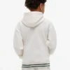 Camisola com capuz e monograma bordado para criança Camisola com capuz e monograma bordado para criança