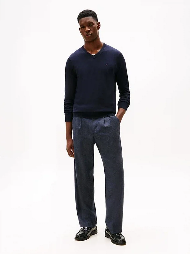 Camisola com decote em V e logótipo Camisola com decote em V e logótipo