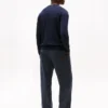 Camisola com decote em V e logótipo Camisola com decote em V e logótipo