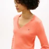 Camisola com decote em V em mistura de viscose Camisola com decote em V em mistura de viscose