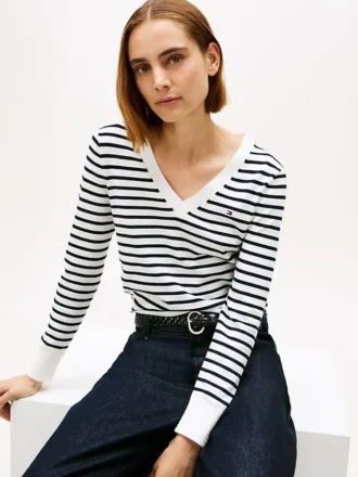 Camisola com decote em V às riscas