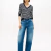 Camisola com decote em V às riscas Camisola com decote em V às riscas