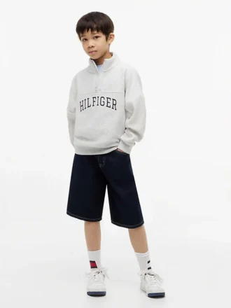 Camisola com fecho de correr de um quarto para crianças
