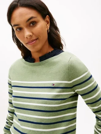 Camisola com gola em barco e riscas múltiplas
