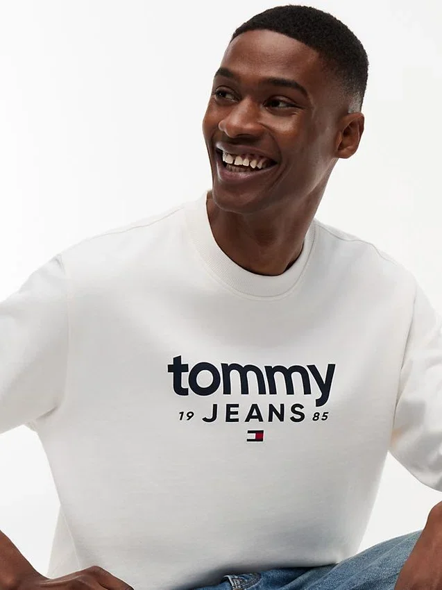 Camisola com logótipo Tommy Jeans em camurça Camisola com logótipo Tommy Jeans em camurça