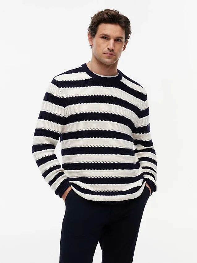Camisola de croché às riscas com corte descontraído Camisola de croché às riscas com corte descontraído