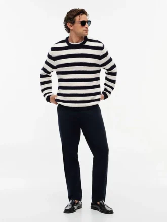 Camisola de croché às riscas com corte descontraído