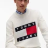 Camisola de gola redonda com logótipo da bandeira da Tommy Jeans Camisola de gola redonda com logótipo da bandeira da Tommy Jeans