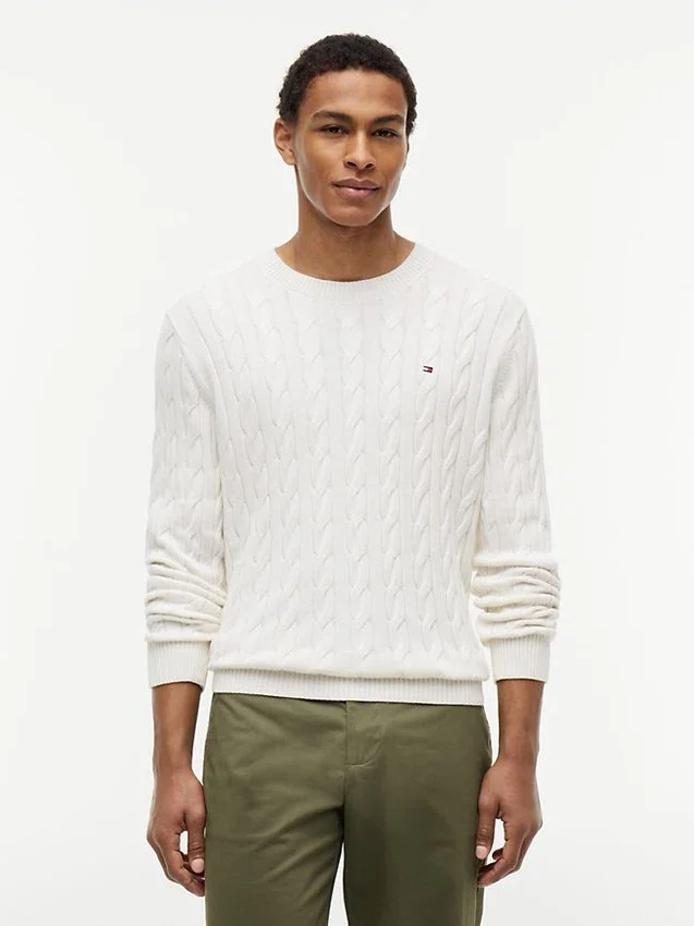 Camisola de gola redonda com malha trançada Camisola de gola redonda com malha trançada