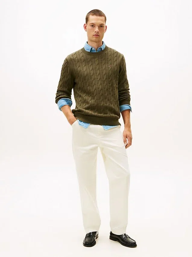 Camisola de gola redonda com malha trançada Camisola de gola redonda com malha trançada
