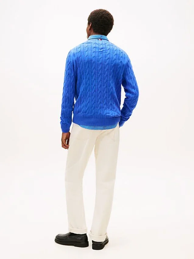 Camisola de gola redonda com malha trançada Camisola de gola redonda com malha trançada