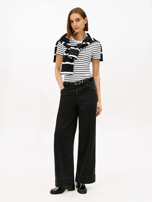 Camisola de gola redonda às riscas Favorite Camisola de gola redonda às riscas Favorite