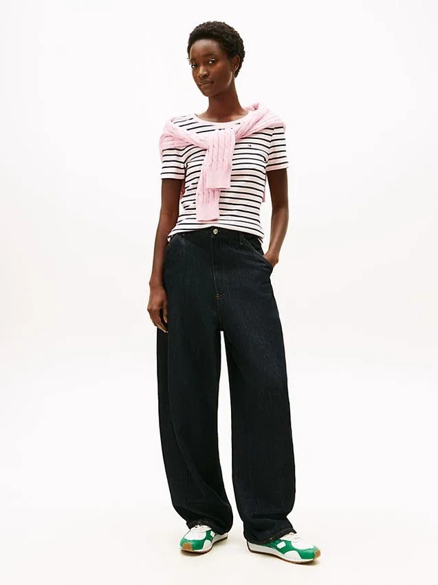 Camisola de gola redonda às riscas Favorite Camisola de gola redonda às riscas Favorite