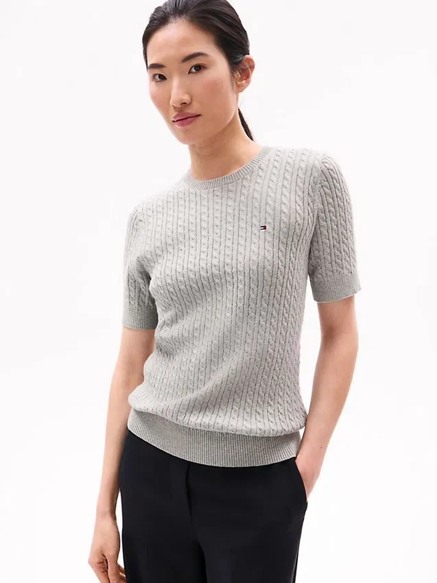Camisola de malha com tranças de manga curta Camisola de malha com tranças de manga curta