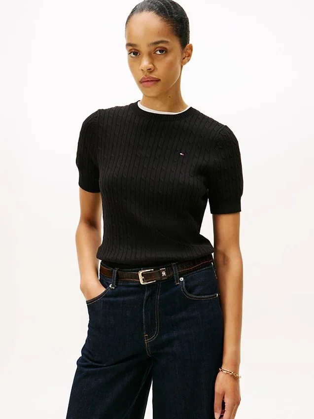 Camisola de malha com tranças de manga curta Camisola de malha com tranças de manga curta