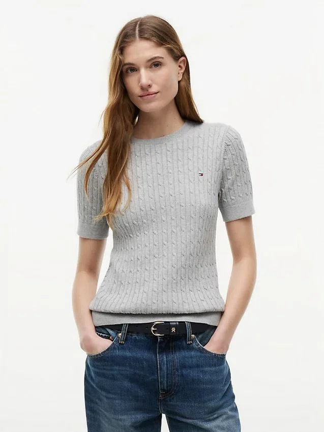 Camisola de malha com tranças de manga curta Camisola de malha com tranças de manga curta