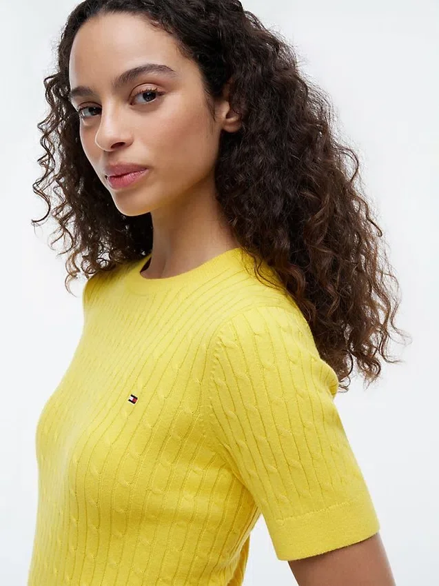 Camisola de malha com tranças de manga curta Camisola de malha com tranças de manga curta