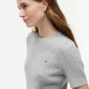 Camisola de malha com tranças de manga curta Camisola de malha com tranças de manga curta