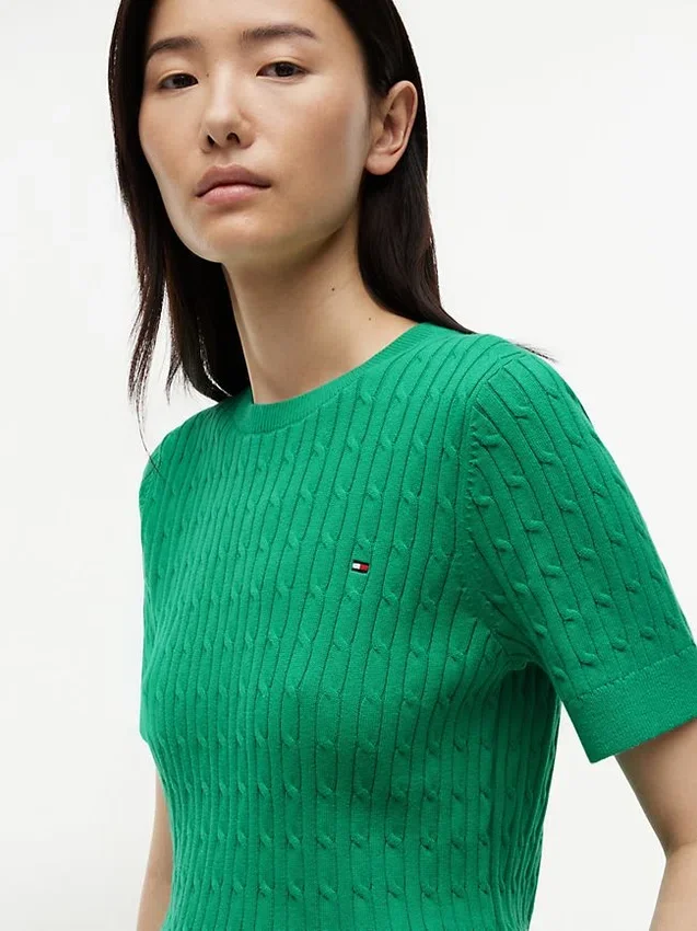 Camisola de malha com tranças de manga curta Camisola de malha com tranças de manga curta