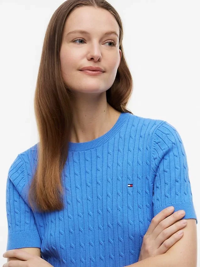 Camisola de malha com tranças de manga curta Camisola de malha com tranças de manga curta