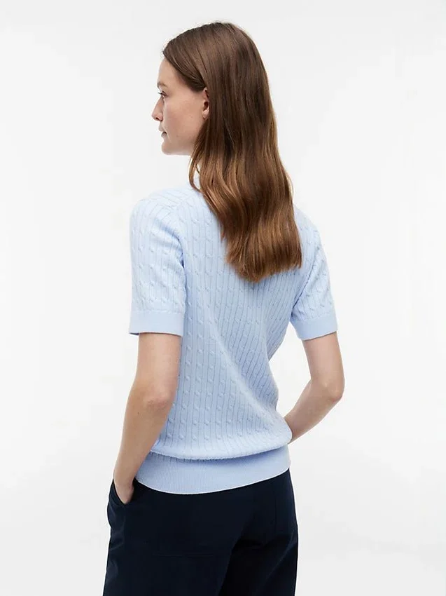 Camisola de malha com tranças de manga curta Camisola de malha com tranças de manga curta