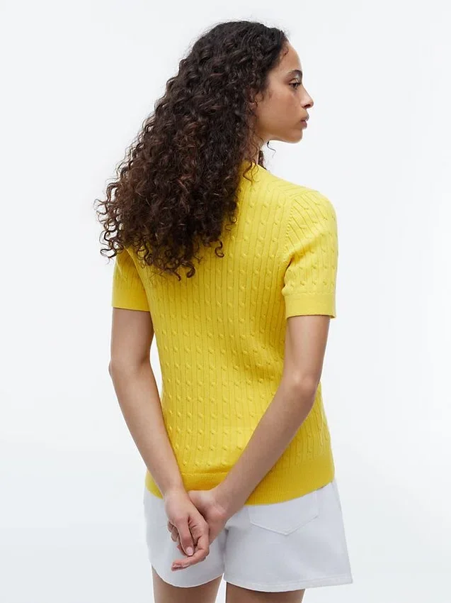 Camisola de malha com tranças de manga curta Camisola de malha com tranças de manga curta
