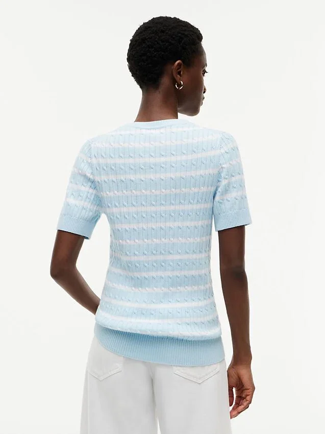 Camisola de malha com tranças de manga curta Camisola de malha com tranças de manga curta
