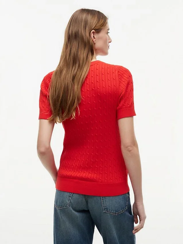 Camisola de malha com tranças de manga curta Camisola de malha com tranças de manga curta